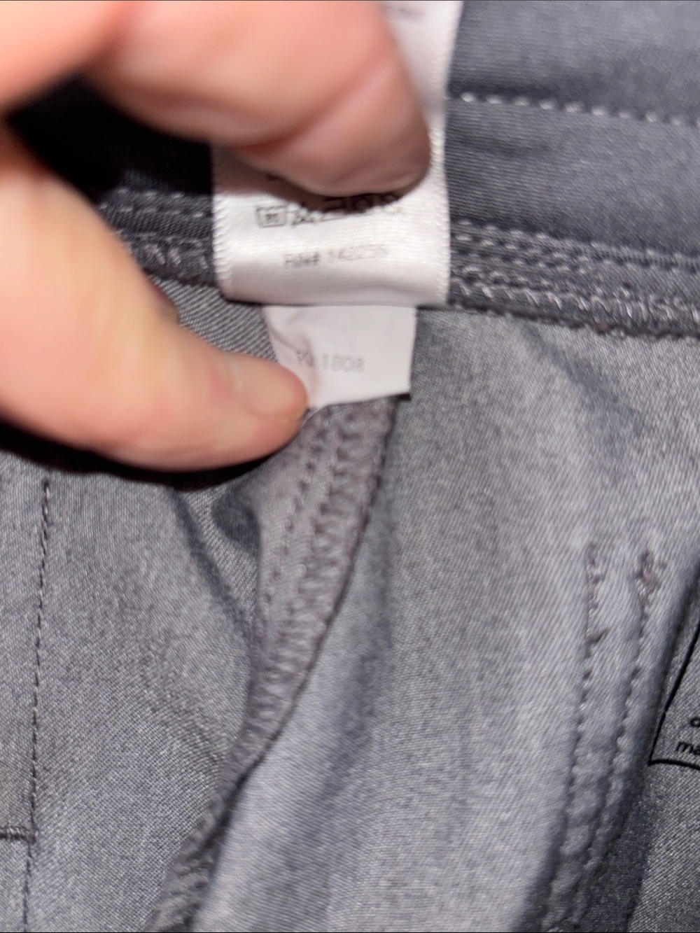 FIGS-Women’s Scrub Set In - Picture 9 of 10